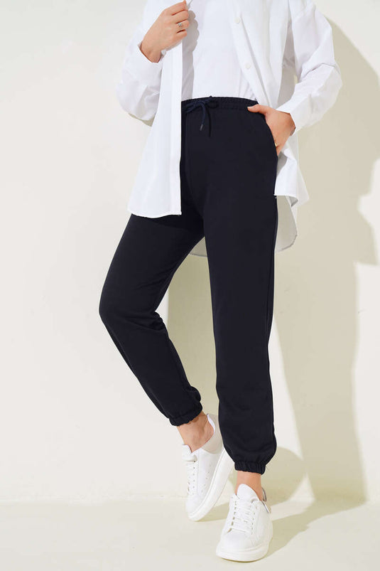 Jogginghose mit elastischem Bein in Marineblau