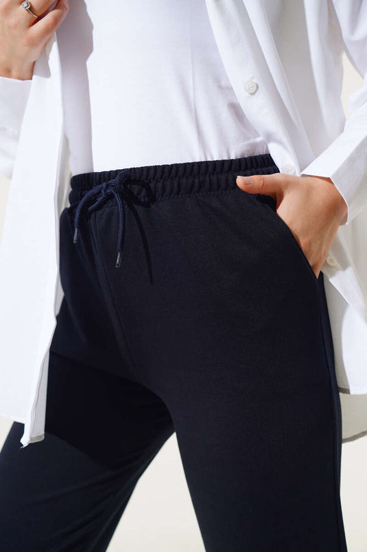 Jogginghose mit elastischem Bein in Marineblau