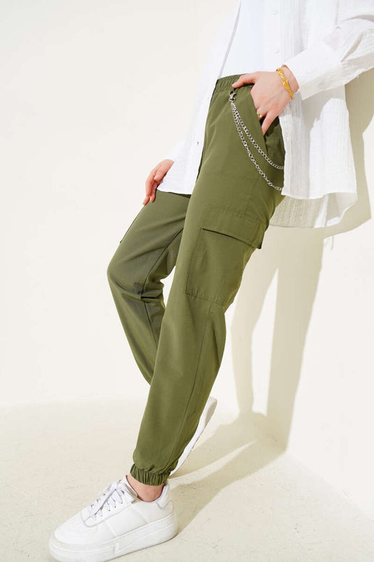 Pantaloni cargo con catena elastica per le gambe, color cachi