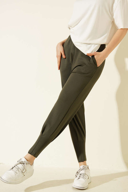 Pantalon en scuba kaki avec poches à pince et taille élastiquée