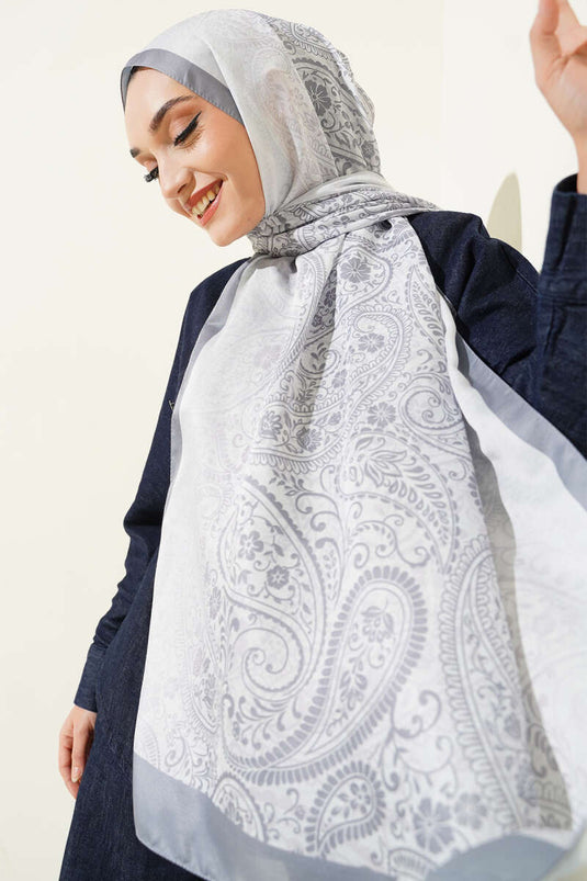 وشاح رمادي بنقشة زهور بيزلي