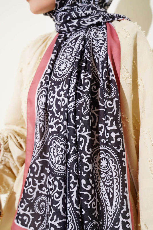 شال ناعم بنقشة بيزلي وردي باهت