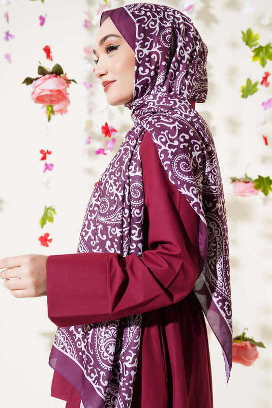 شال ناعم بنقشة بيزلي بلون أرجواني