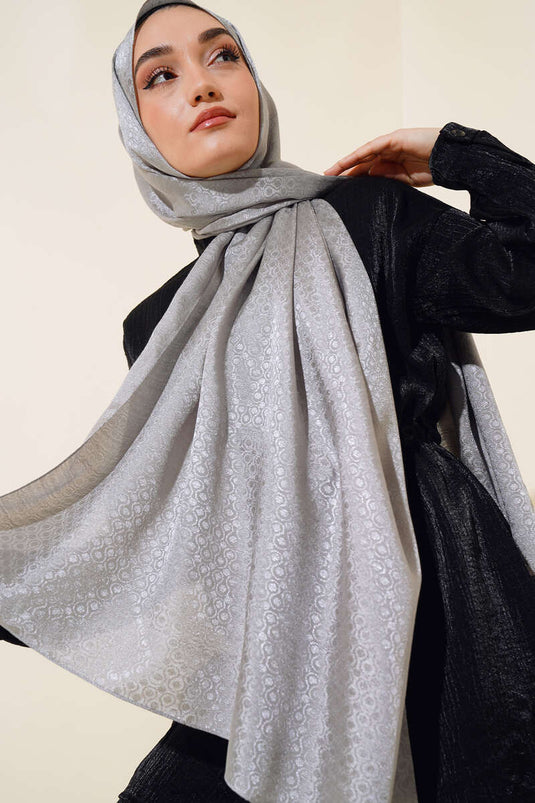 شال من القطن الجاكار باللون الرمادي