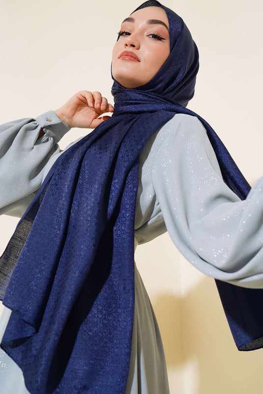 شال من القطن الجاكار باللون الأزرق الداكن
