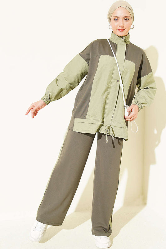Tweedelige Set Met Drukkers In Khaki