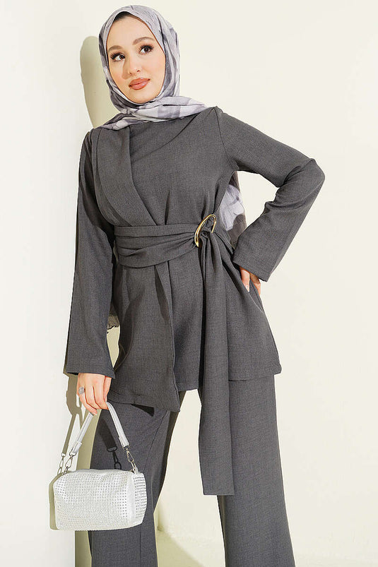 Ensemble double avec détail pièce et boucle dorée, couleur fumée