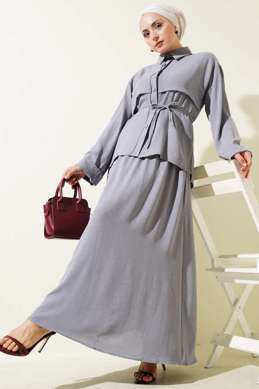 Ensemble Ayrobin gris à jupe et ceinture détaillée