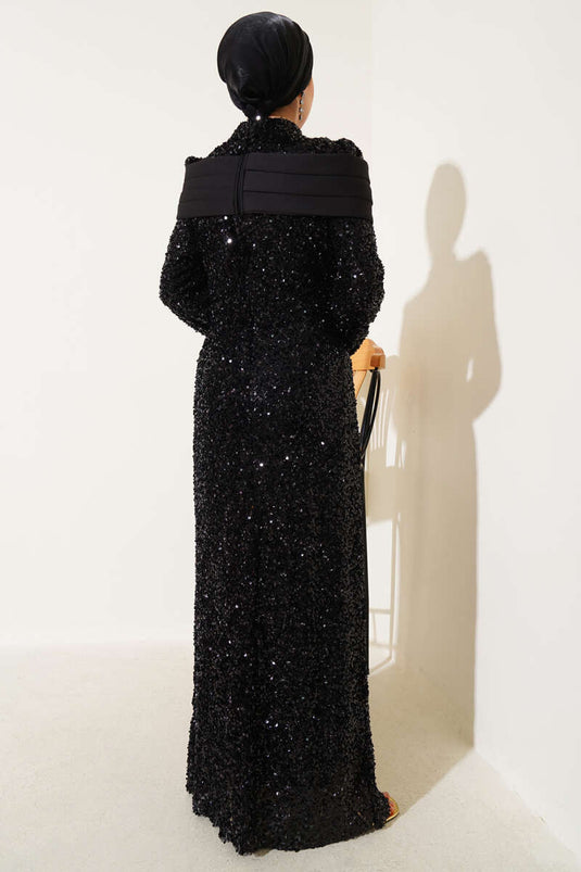 Robe de soirée noire à sequins et détails en pièces