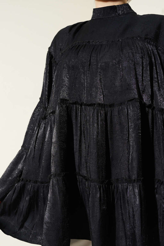 Tunique noire brillante à plusieurs couches