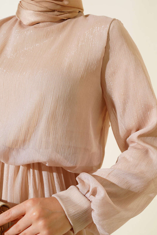 فستان تول لامع باللون البيج