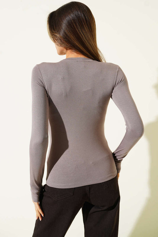 جسم ضيق مطاطي مع فتحة للأصابع بلون الرمادي البني