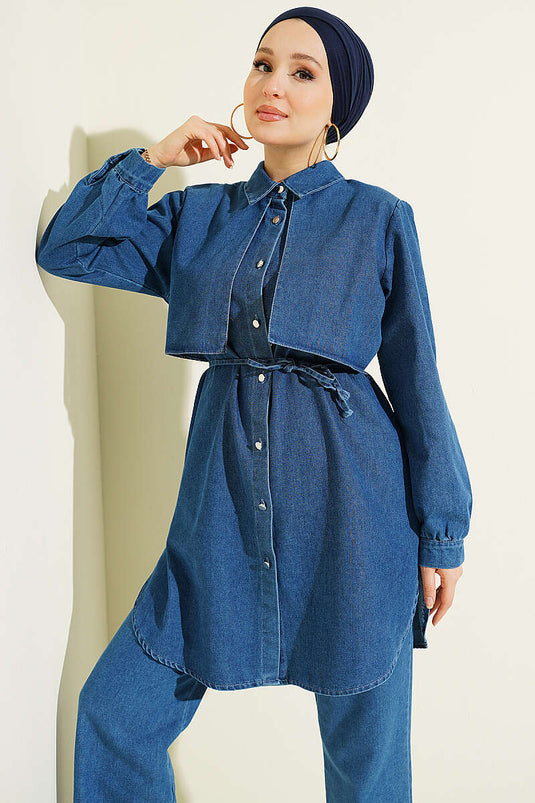 Ensemble deux pièces en jean avec détails de pèlerine bleu