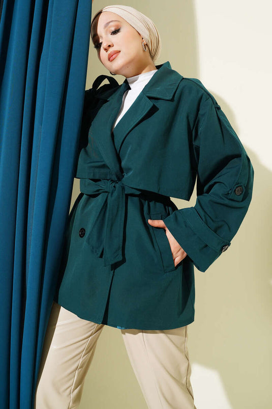 Trench-coat court à ceinture et détail cape, couleur émeraude