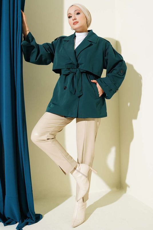 Trench-coat court à ceinture et détail cape, couleur émeraude