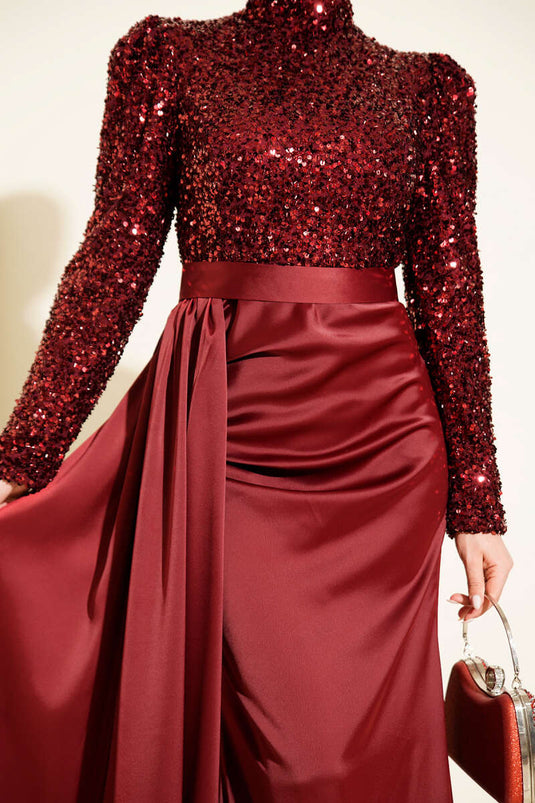 فستان سهرة مزين بالترتر مع تفاصيل الكتف باللون العنابي