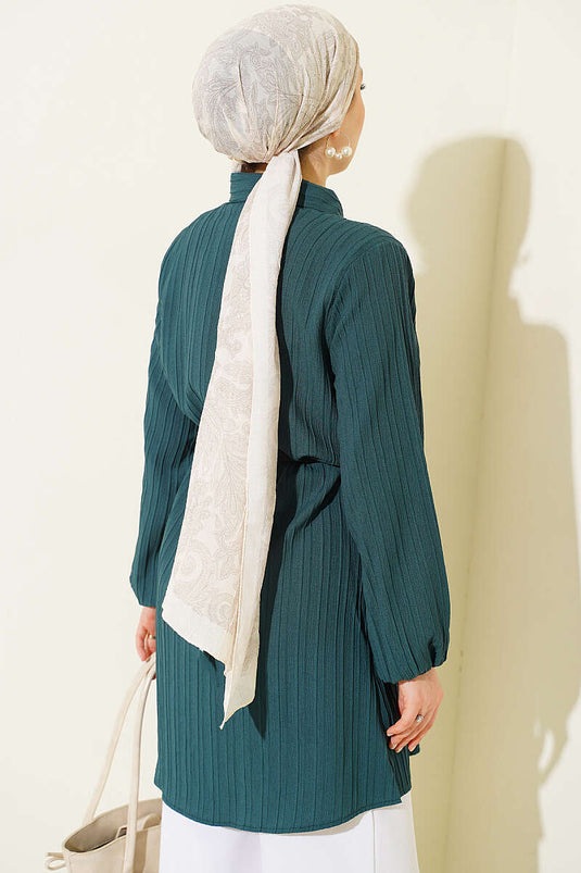 Camicia Con Fiocco Verde Smeraldo E Mantella