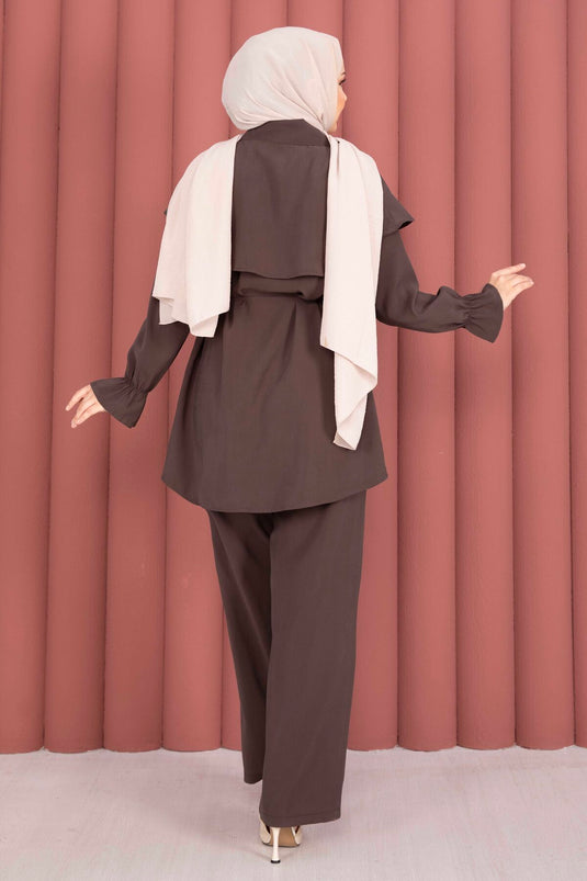 Ensemble tunique à boutons avec cape design et pantalon, couleur café