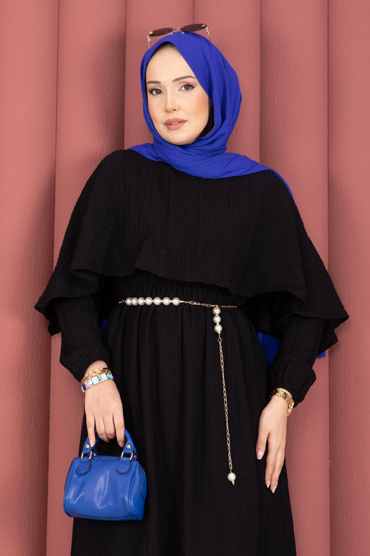 فستان صيفي مبطن بحزام مطاطي عند الخصر وياقة بيليرين باللون الأسود