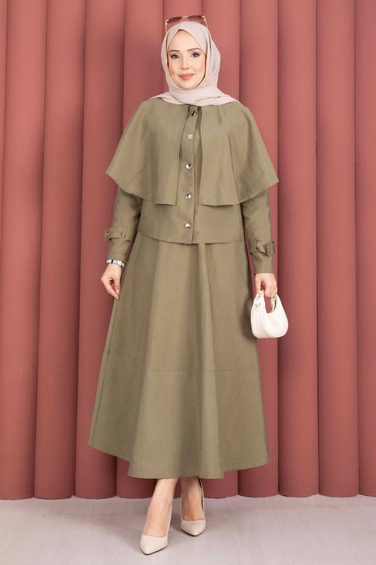 Ensemble deux pièces avec jupe à détails d'épaulettes et cape, vert olive