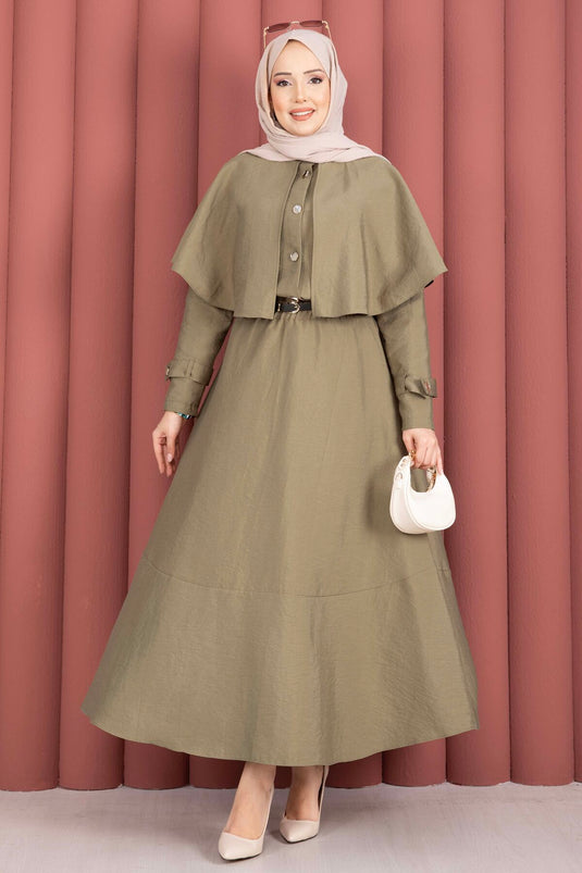 Ensemble deux pièces avec jupe à détails d'épaulettes et cape, vert olive
