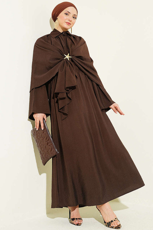 Ensemble triple avec jupe à pèlerine marron
