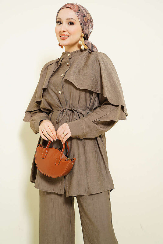 Ensemble Pèlerine avec Boutons Dorés, Couleur Vison