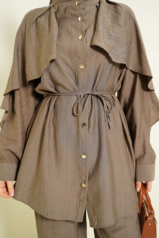 Ensemble Pèlerine avec Boutons Dorés, Couleur Vison