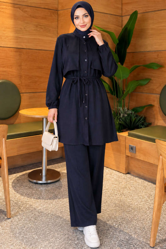 Ensemble Double Bleu Marine Avec Cape Et Détail À Nouer