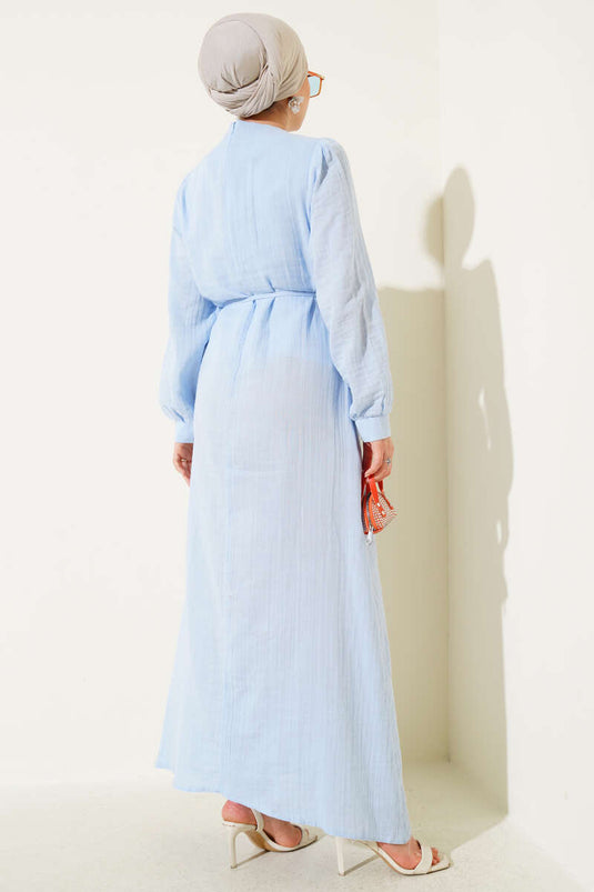 فستان أزرق بحزام من العباءة والحبل