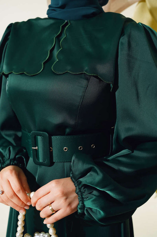 Robe Cape En Satin Ceinturée Émeraude