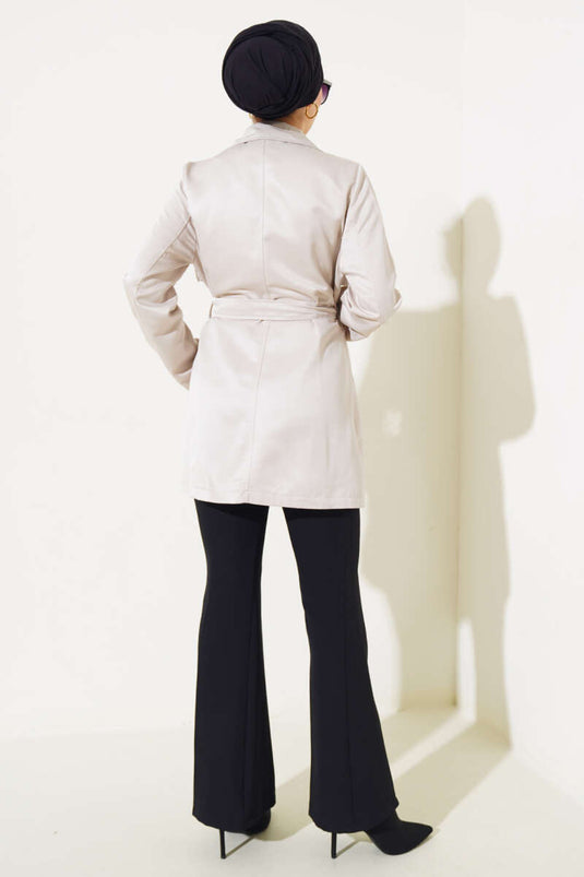 معطف خندق قصير بحزام مع كيب بيج