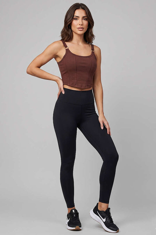 Crop marron avec anneaux et détails à clous