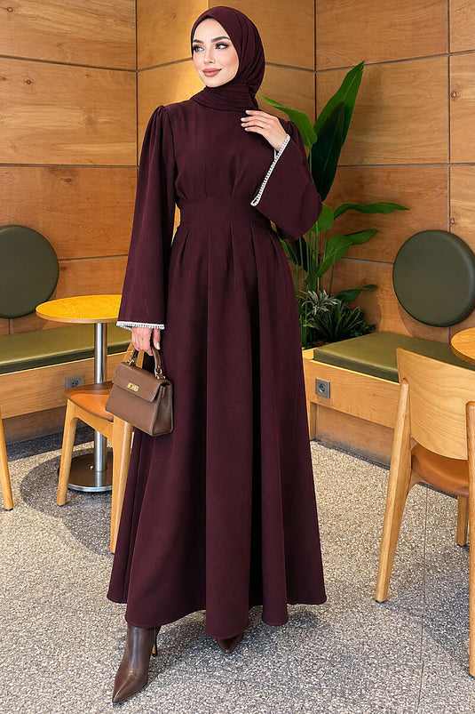 Vestido Púrpura Con Detalles De Encaje Con Flecos