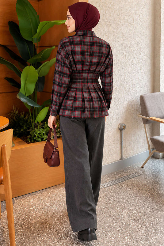 قميص بنقشة مربعات سوداء