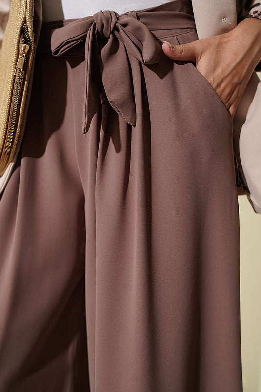 Pantalones Anchos De Tela Con Pliegues En Café Con Leche