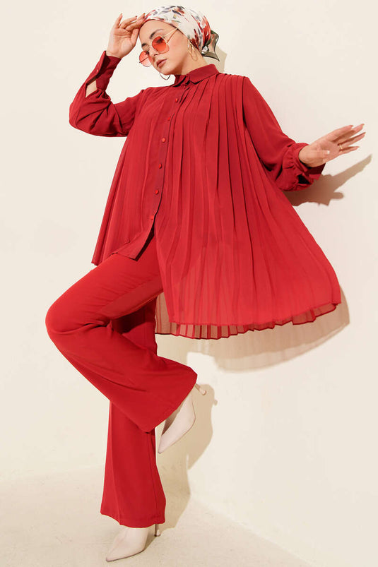 Ensemble deux pièces en mousseline plissée et boutonnée bordeaux