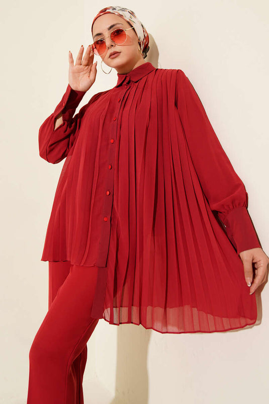 Ensemble deux pièces en mousseline plissée et boutonnée bordeaux