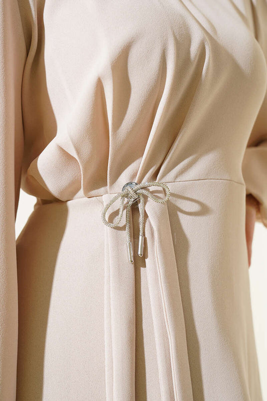 Zweiteiliges Set mit Tunika und Faltenrock in Beige