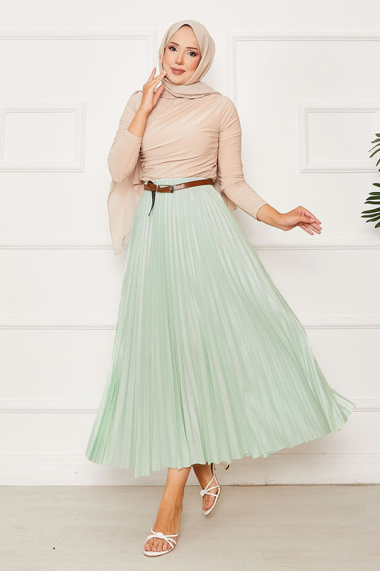 تنورة مطوية ذات خصر مطاطي باللون أخضر مائي