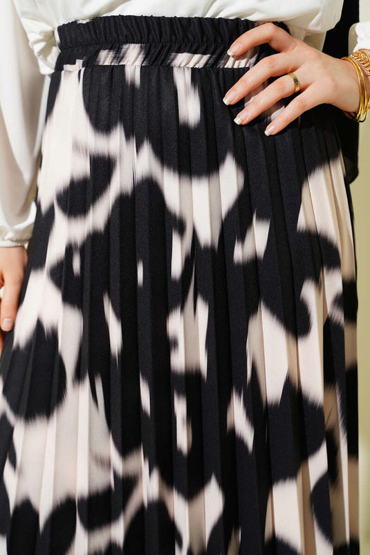 Black Pleated Patterned Skirt