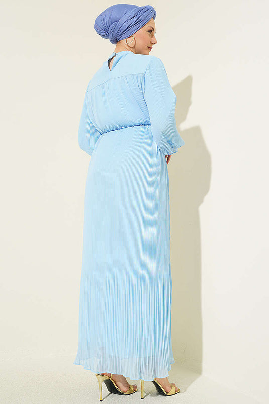 Robe de soirée plissée à cordon bleu