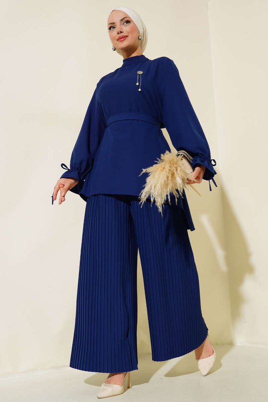 Navy Blue Two-Piece Set with Pleated Pants