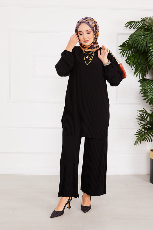 بدلة حجاب من قطعتين بتصميم مريح ومطوي باللون الأسود