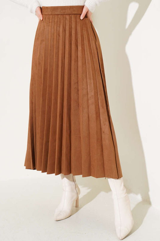 Jupe plissée en daim marron clair