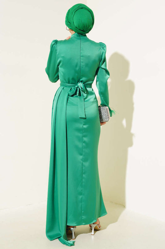 Plissiertes Kleid mit Federmanschetten Grün