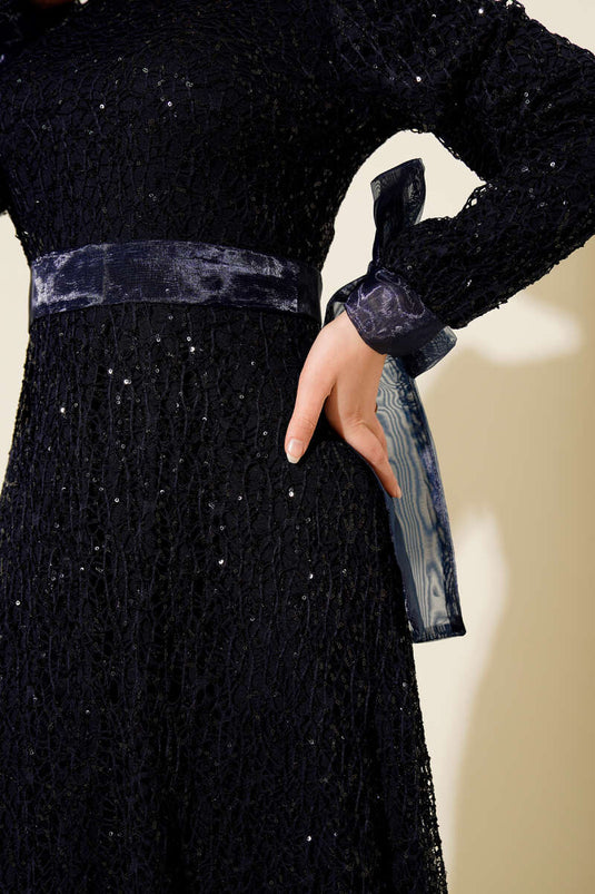 Abito da sera con paillettes scintillanti blu navy