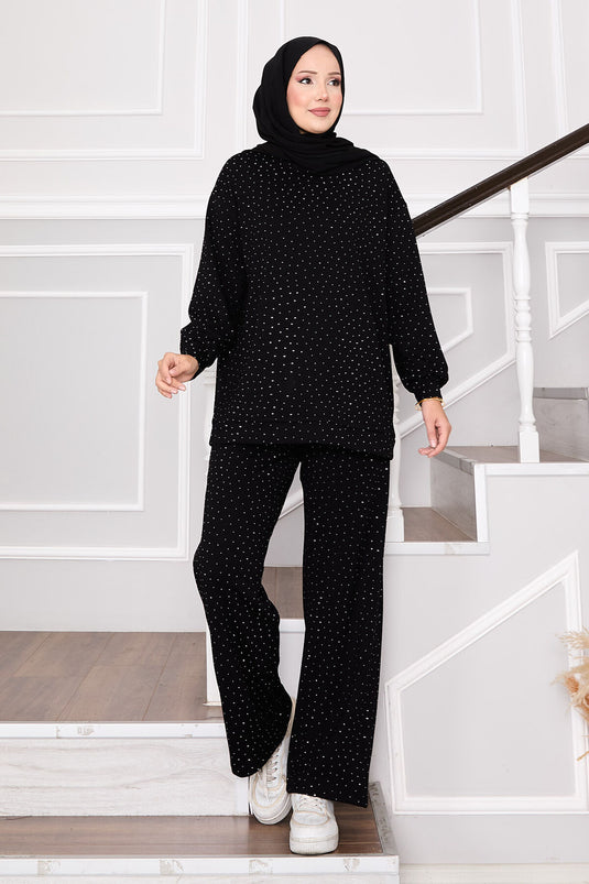 بدلة لامعة من قطعتين برقبة دائرية سوداء