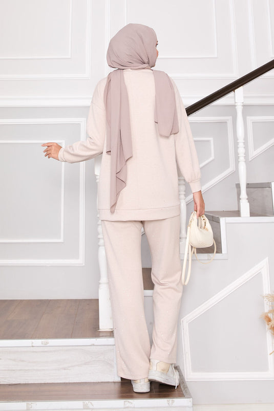 طقم حجر لامع من قطعتين برقبة دائرية