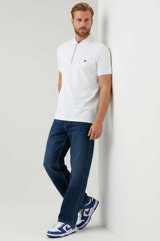 T-shirt homme blanc à col polo avec écusson